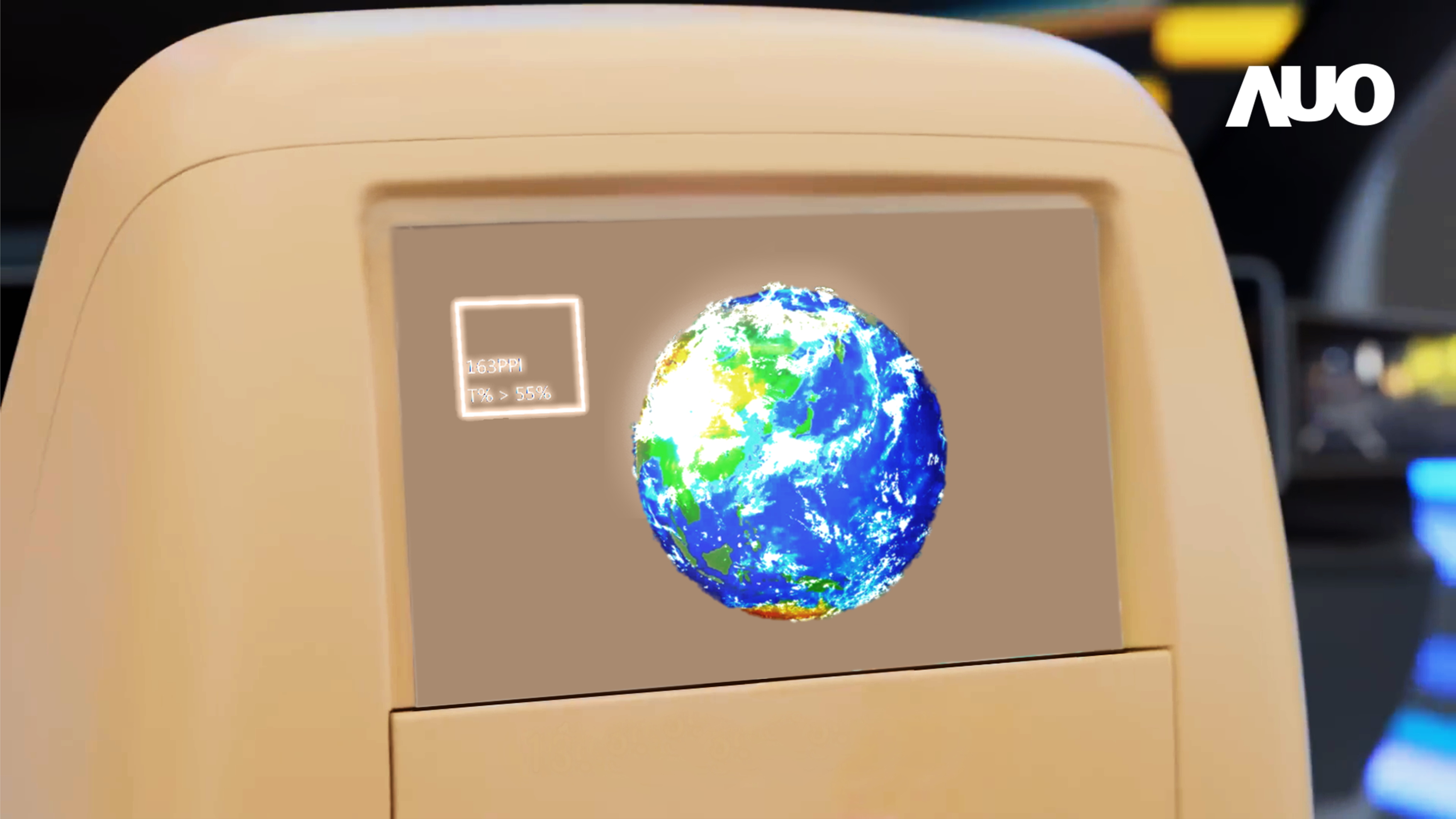 开云电竞突破设计与制程挑战，推出全球最高分辨率163ppi的13.5吋透明Micro LED面板，并积极布局智能车市场，以期拓展透明显示应用的可能性