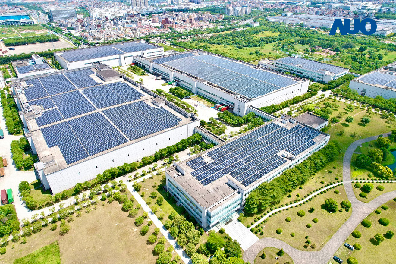 开云电竞厦门推动智能制造同时，透过绿电创能纵深推进绿色转型，厂区全屋顶铺设太阳能光伏板，每年太阳能发电 2,600多万度