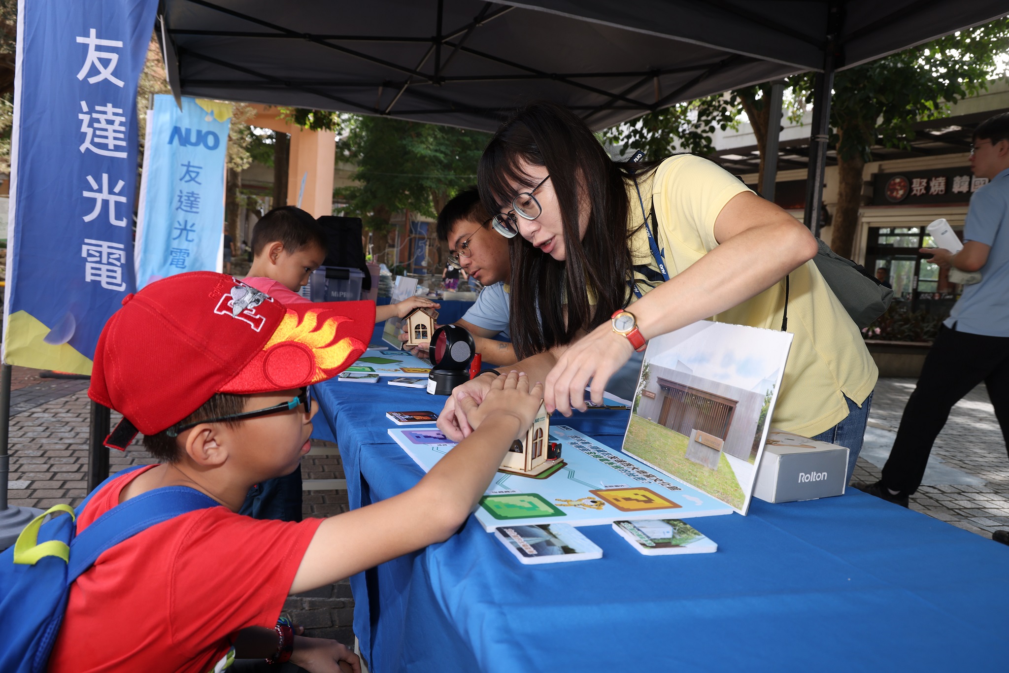 友達投入永續素養教育多年，從自身的環境教育場域走入校園、各式活動現場，合作夥伴亦擴及到NGO、公部門與供應鏈，豐碩成果獲「社會共融領袖獎」