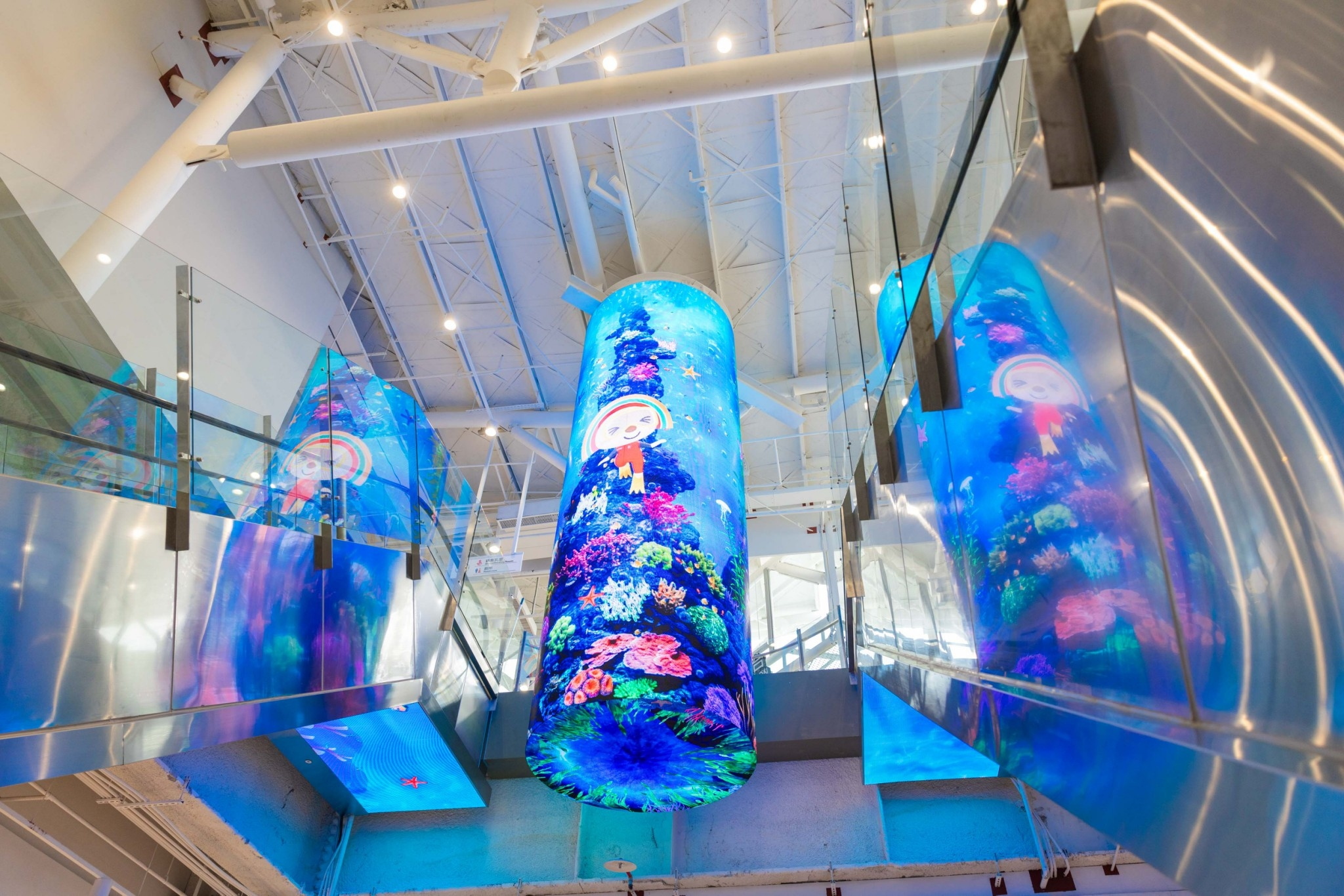 達擎與傑可達整合先進顯示技術與軟硬體應用服務，提供一系列大型LED顯示解決方案，為全新改裝開幕的「清水服務區」佈局嶄新視覺體驗。