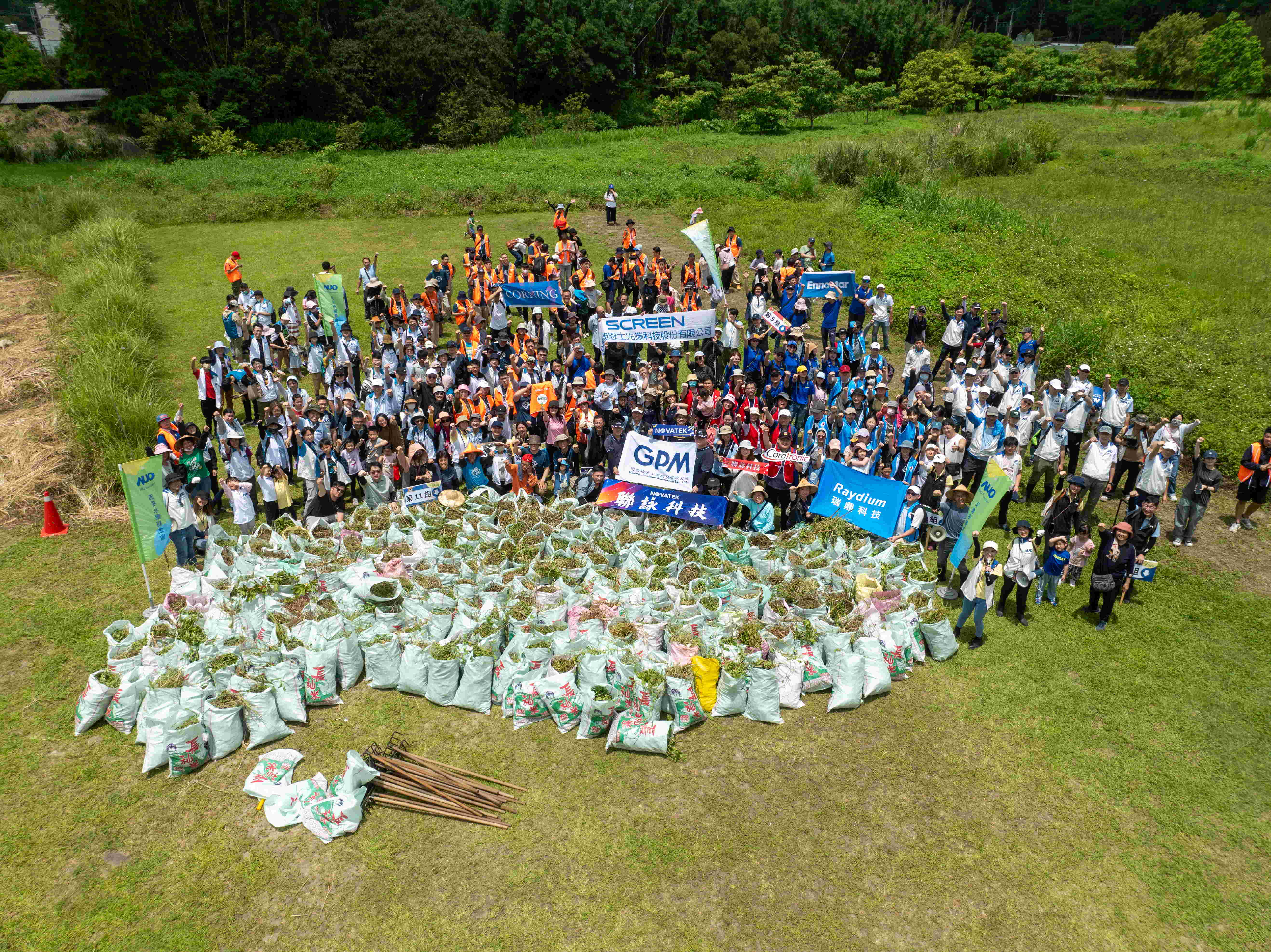 友達永續基金會以行動將永續理念落實在日常生活，並結合各種環保節日與內外部利害關係人共同倡議，持續舉辦「手護台灣綠色堡壘」之生物多樣性倡議系列活動，發揮企業綠色影響力